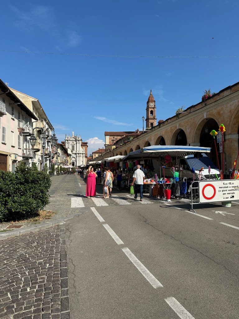 italy-piemonte-bra-markt-2