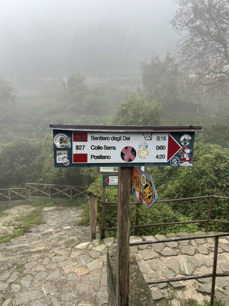 italy-campania-uitzicht-sentiero-degli-dei-bord-capri-your-italian-travel-guide