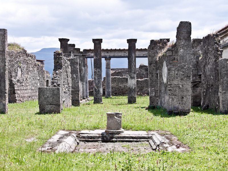 stockvault-ancient-roman-city-of-pompeii159962-1.jpg